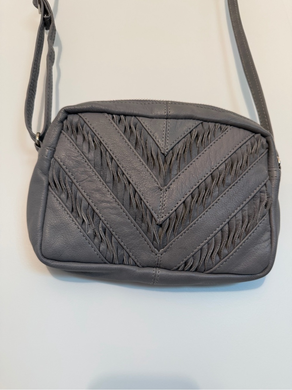 Day & Mood Soft Leather Gray Woven Chevron Crossbody Bag (like new)